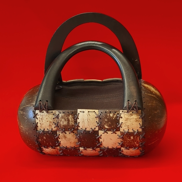 Coconut Shell Purse - Picture 1 of 2